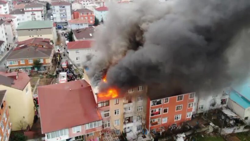 Alev alev yanan evde 12 yaşındaki çocuk hayatını kaybetti