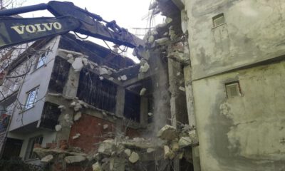4 katlı kaçak ev yıkıldı