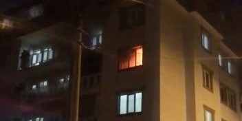 Bursa’da bir daire alev alev yandı