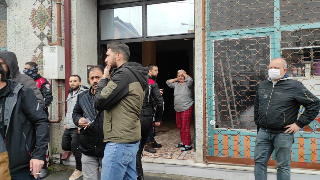 Önce karısını vurdu, sonra kayınvalidesini yaraladı