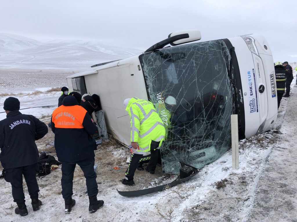 Konya’da katliam gibi kaza: 6 ölü, 41 yaralı