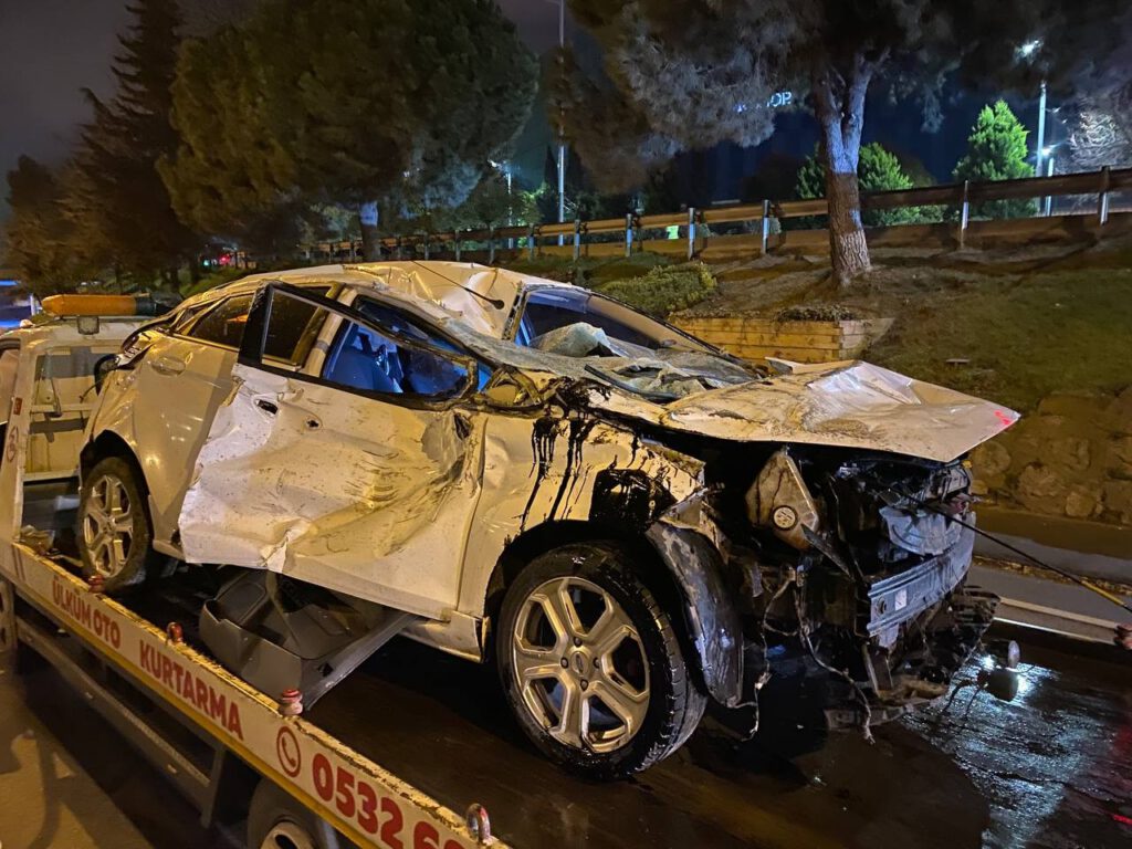 Bursa’da uygulamadan kaçan otomobil takla attı! 3 yaralı