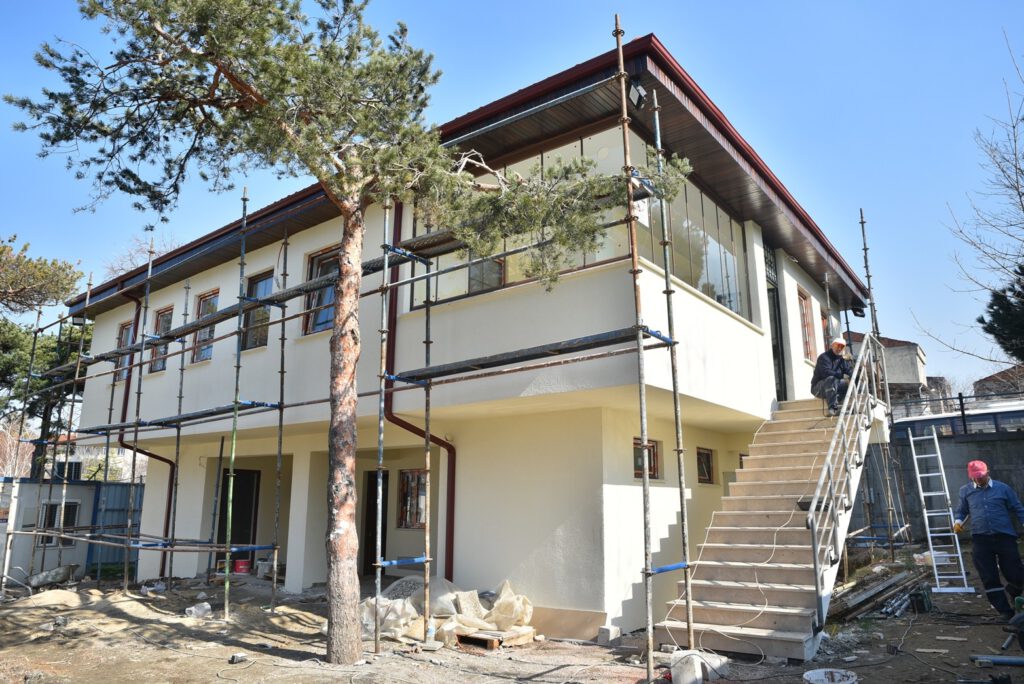 Merinos Lokalinde sona doğru