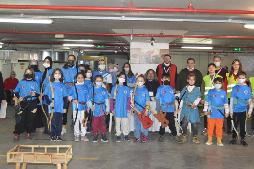 Genç okçular 12’den vurdu