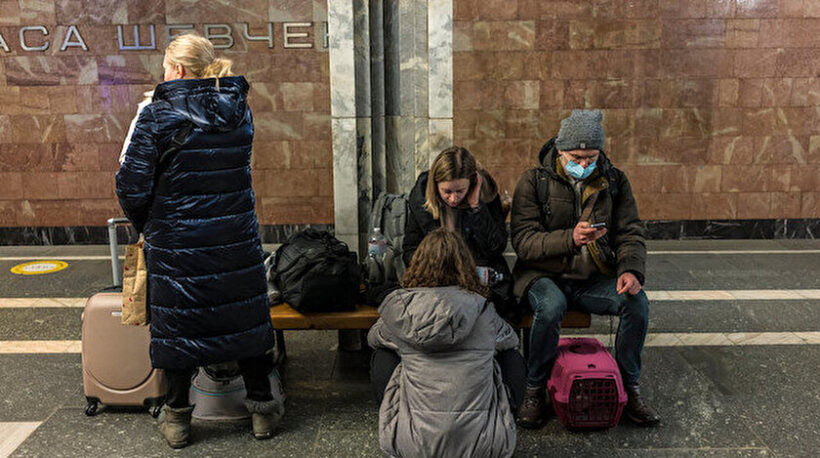 Ukrayna’da savaş paniği! Halk metroya sığındı, kilometrelerce kuyruk oluştu