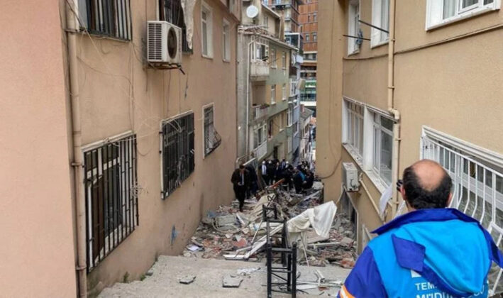 Üsküdar’da 4 katlı binada patlama!