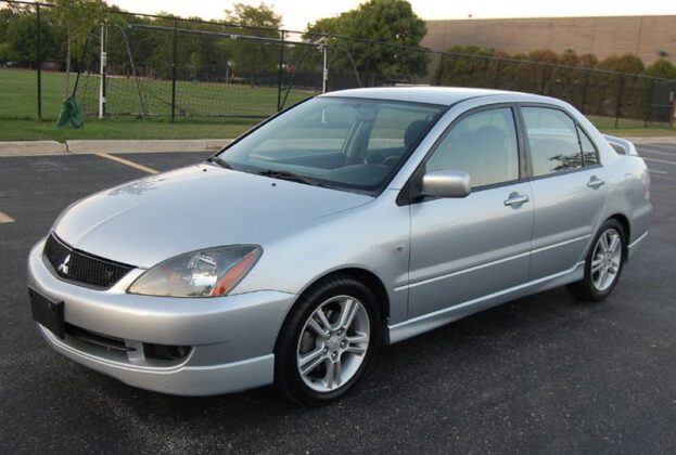 2006 model Mitsubishi marka otomobil satılıktır