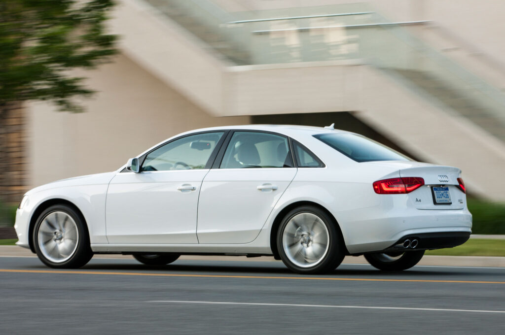 2013 model Audi A4 2.0 TDİ satılıktır