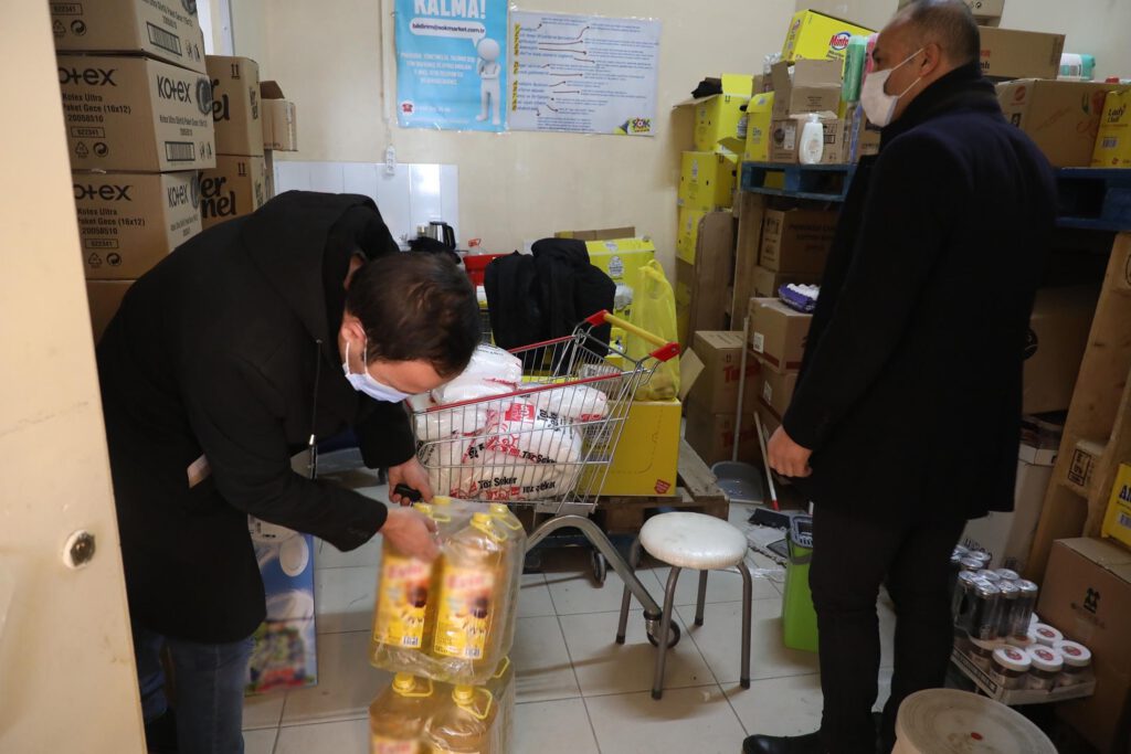 Mudanya’da depolardaki yağlar bir bir ortaya çıktı