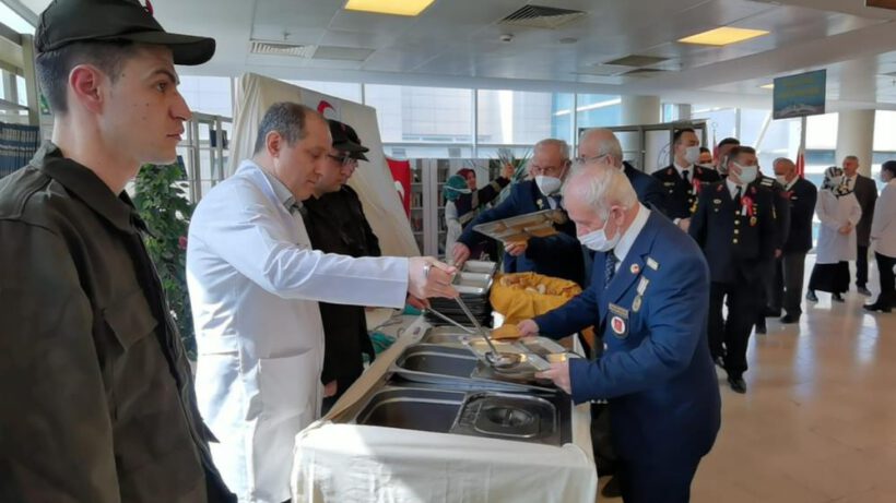 Bursa’da sağlık çalışanlarına ‘Çanakkale’ menüsü