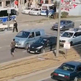 Bursa’da akli dengesi yerinde olmayan şahıs korku saçtı