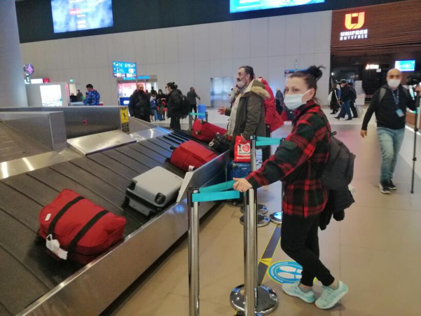 Ukrayna’da mahsur kalan vatandaşlar Türkiye’ye getirildi