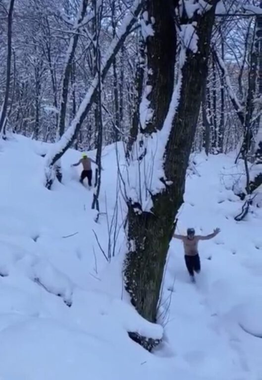 Kar banyosu sevdalıları yine Uludağ’da