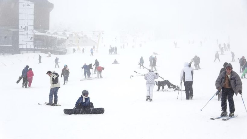 Uludağ’da kar 2 metreye ulaştı