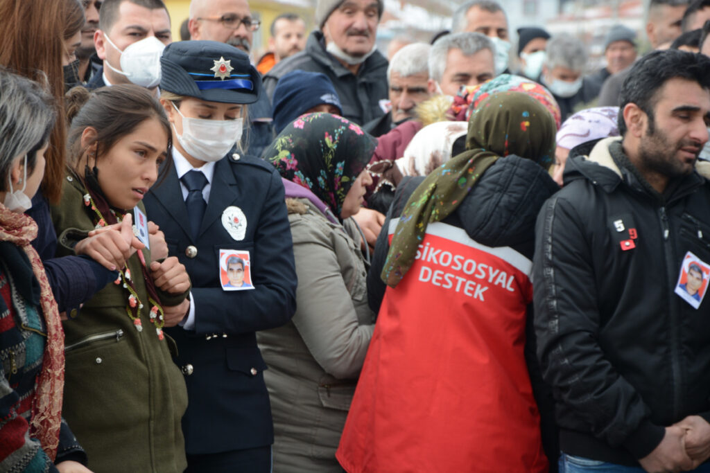 Balıkesir’de şehit polis son yolculuğuna uğurlandı