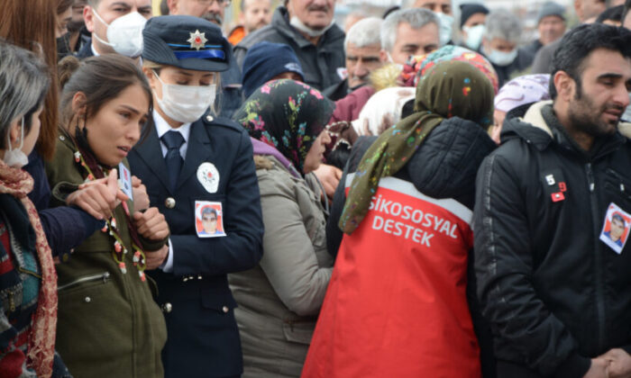 Balıkesir’de şehit polis son yolculuğuna uğurlandı