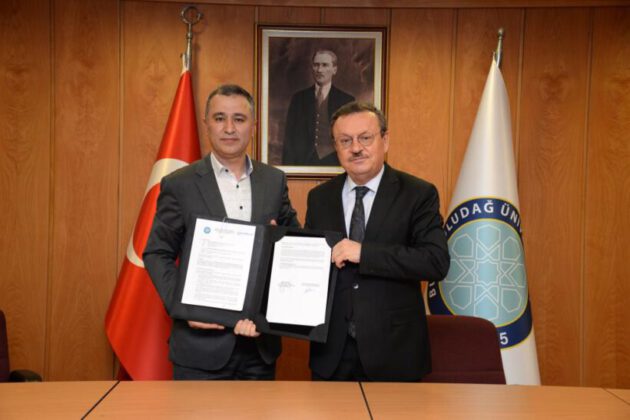 Bursa iş dünyası gençlere sahip çıkmaya devam ediyor