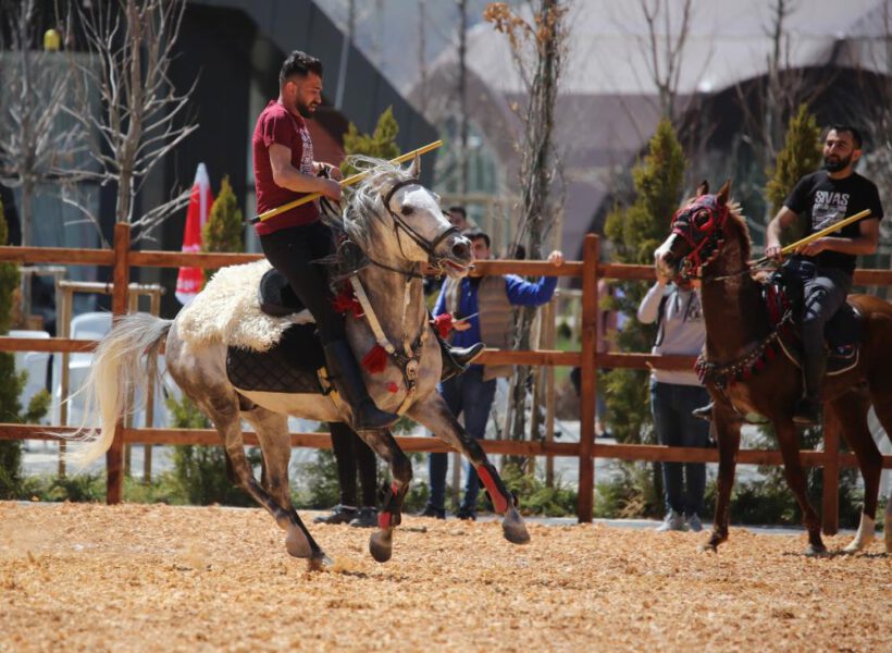 Sivas’ta ata sporu cirit gösterisi nefes kesti