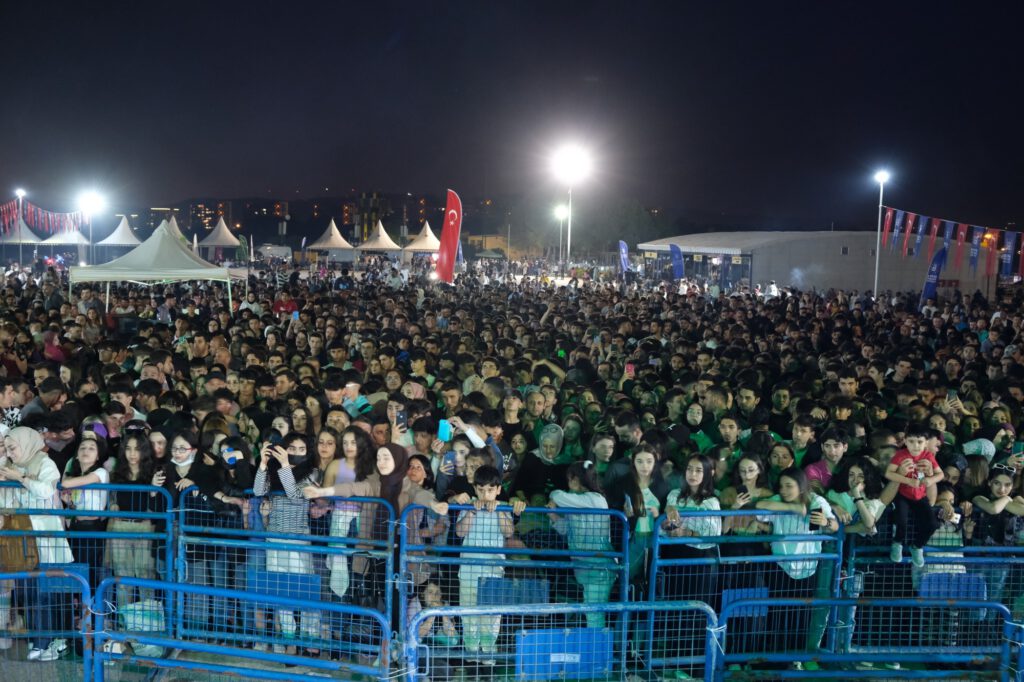 Yunuseli’nde İkilem rüzgarı esti