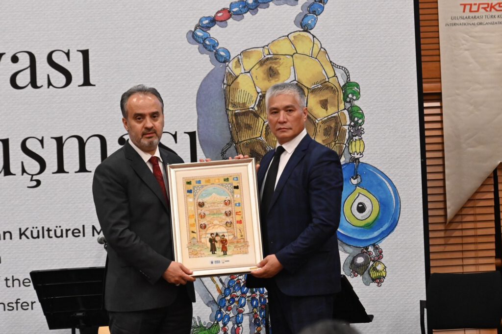 Başkan Aktaş’a fahri profesörlük