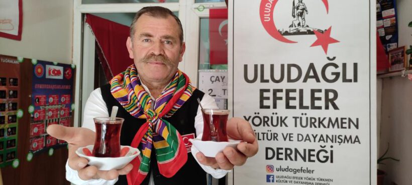 Bu esnaf çayı hala 1 liradan satıyor