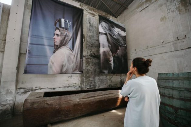 Yukarı baktıran sergiler izlenime açıldı