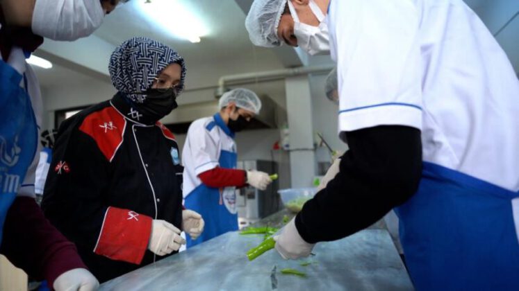 Engelsiz mutfak yüzleri güldürüyor