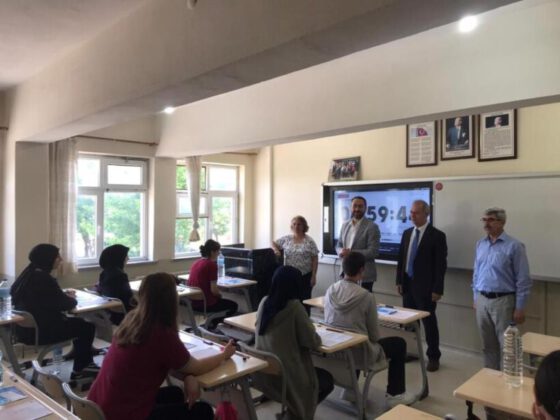 Mustafakemalpaşa Belediyesinden YGS’ye hazırlanan öğrencilere destek