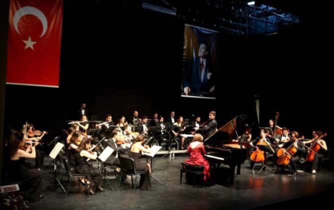 Nilüfer Oda Orkestrası’ndan muhteşem konser