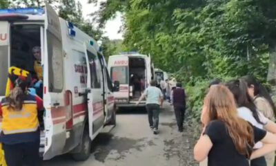 Dekanları taşıyan otobüs kaza yaptı: 1 dekan öldü, 19 yaralı