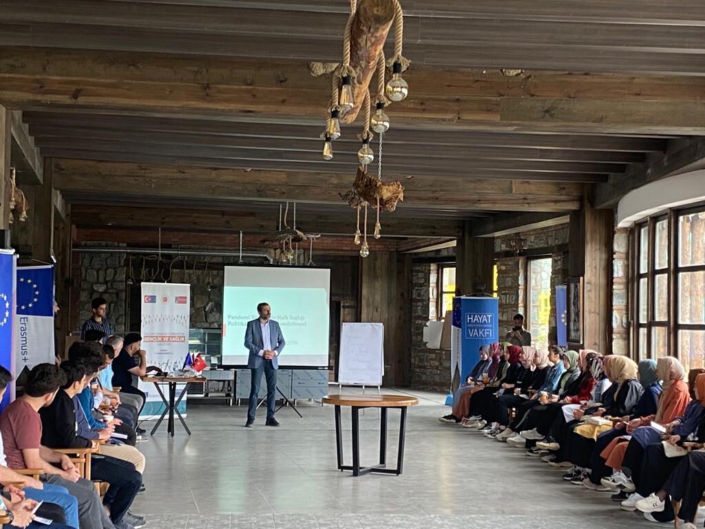 Gençler Pandemi Sonrası Sağlık Çalıştay’ında buluştu