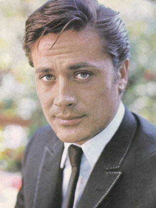 Cüneyt Arkın son yolculuğuna uğurlandı