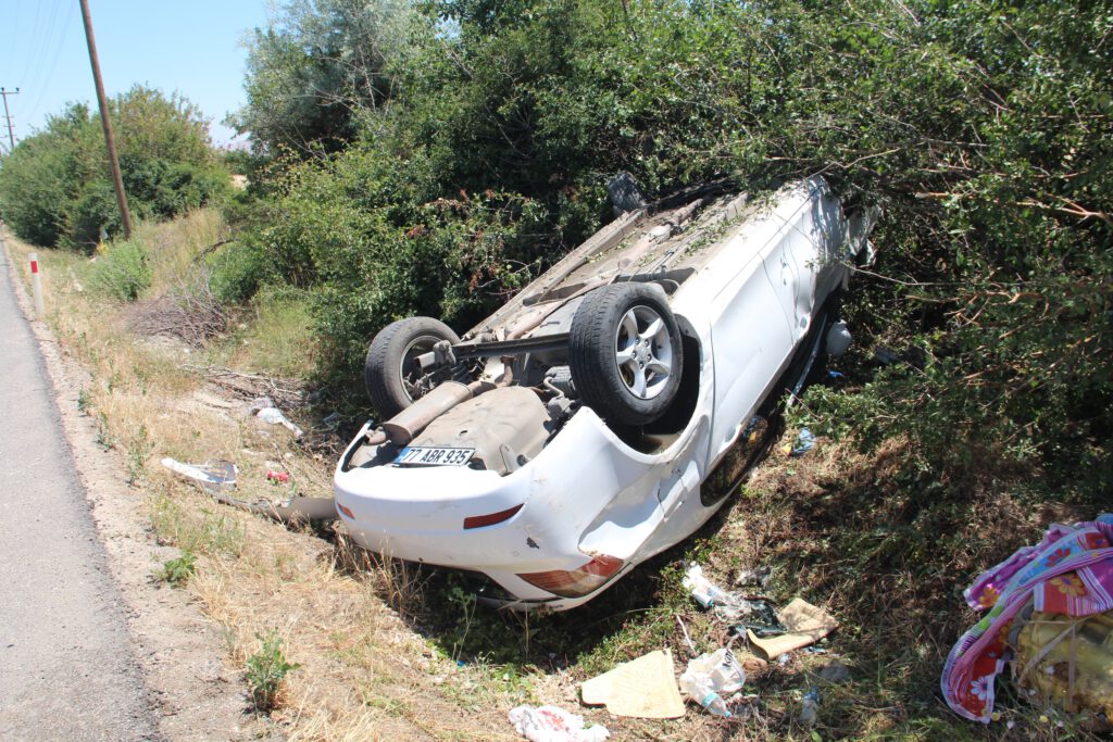 Elazığ’da otomobil takla attı: 6 yaralı