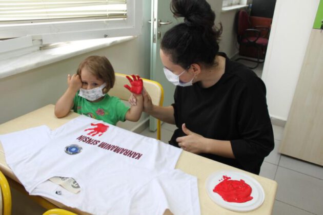 Kahraman babalara duygulandıran hediye