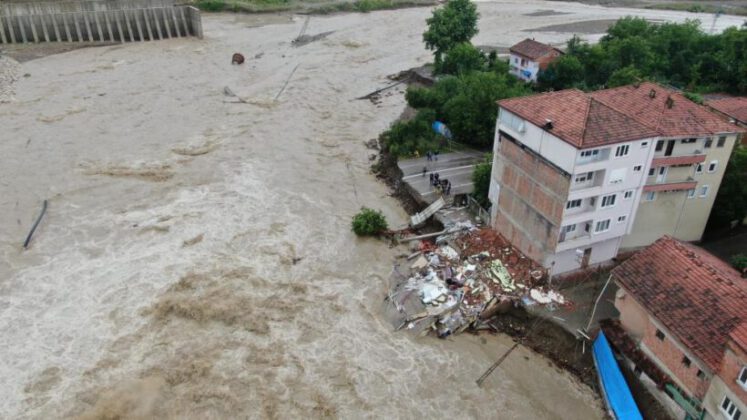 Bartın’da selin verdiği tahribat havadan görüntülendi