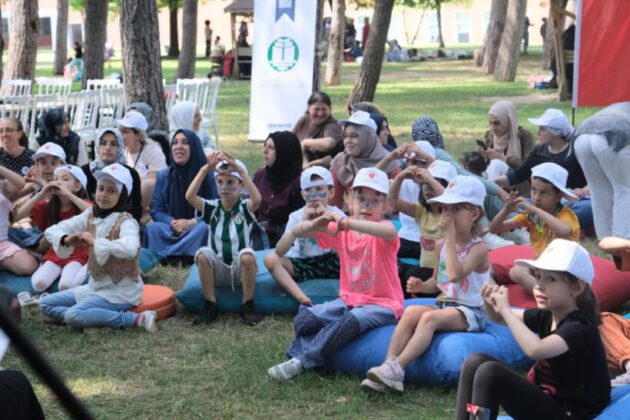 Bursa’da pandemide yakınlarını kaybeden çocuklara masallar anlatıldı