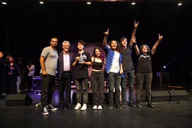 Nilüfer Liselerarası Müzik Yarışması’nda gençlerden muhteşem performans