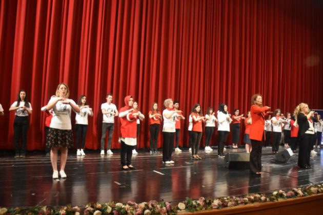 Engelli solistler gönüllerde taht kurdu