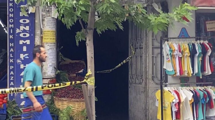 Kağıthane’de şüpheli çantanın içinden el bombası çıktı