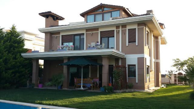 Bursa Nilüfer’de 282 m² tripleks villa icradan satılıktır