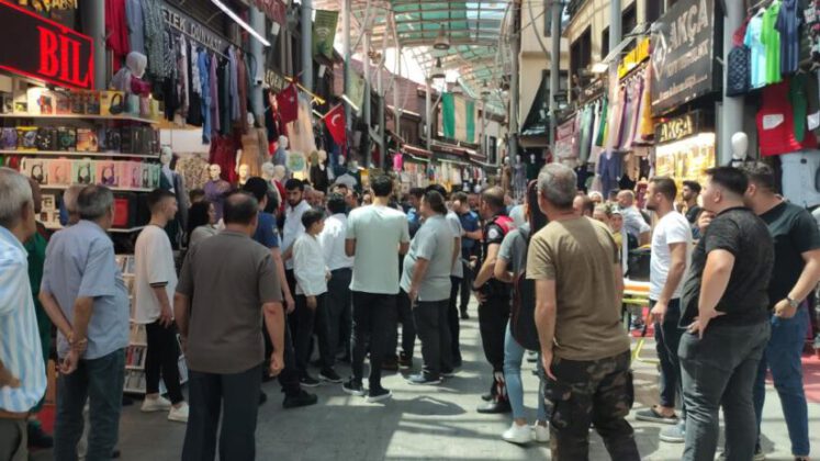 Tarihi çarşıda esnaf birbirine girdi, ortalık savaş alanına döndü