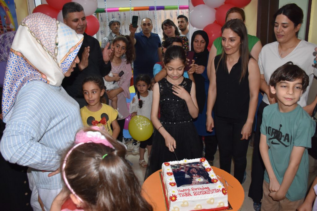 Ünlü oyuncuya doğum günü sürprizi