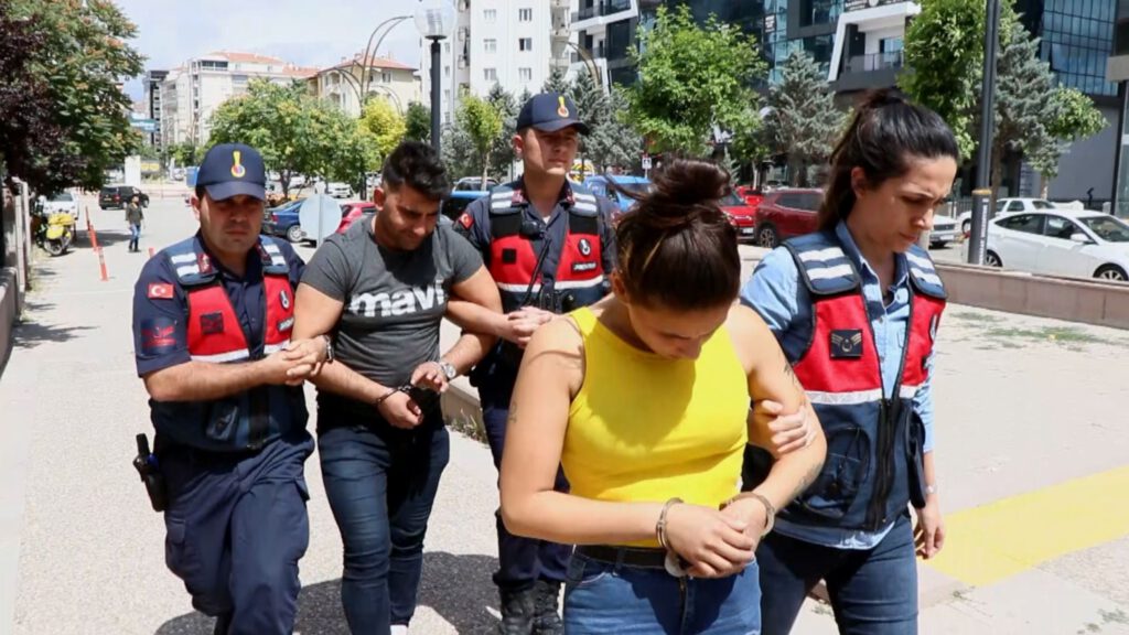 Aksaray’da uyuşturucu çetesine darbe: 12 gözaltı