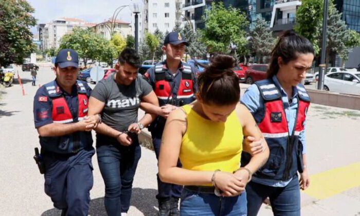 Aksaray’da uyuşturucu çetesine darbe: 12 gözaltı