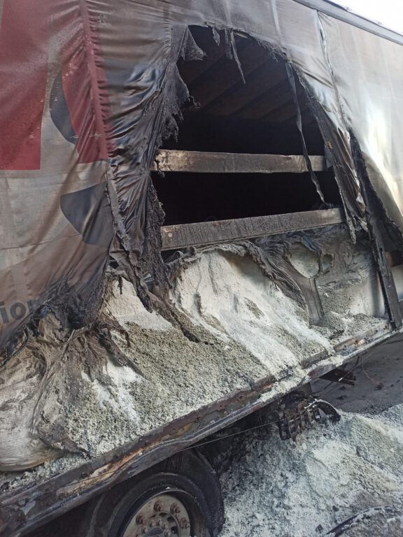 Tırda çıkan yangın söndürüldü