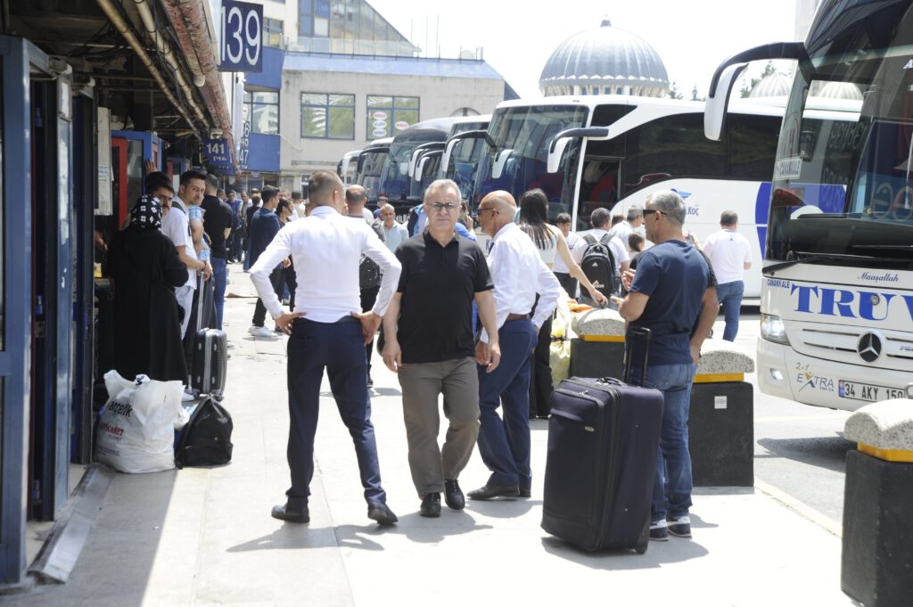 Kurban Bayramı öncesi otogarda yoğunluk başladı