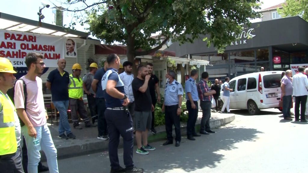 Bakırköy Belediyesi’nin mahkeme kararına rağmen Zeytinlik’teki dükkanları tahliye girişimine tepkiler sürüyor