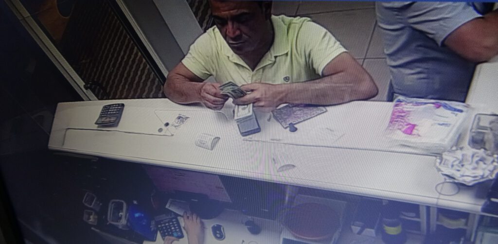 Yanlış hesap yaptı, bin 680 dolar fazla para verdi