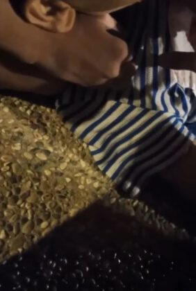 Kavgada bıçaklanan genç ağır yaralandı