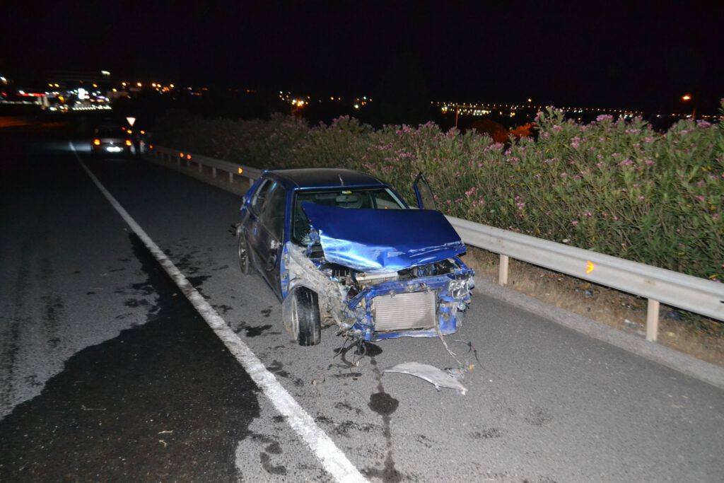 Hurdaya dönen araçtan hafif yaralı çıktılar